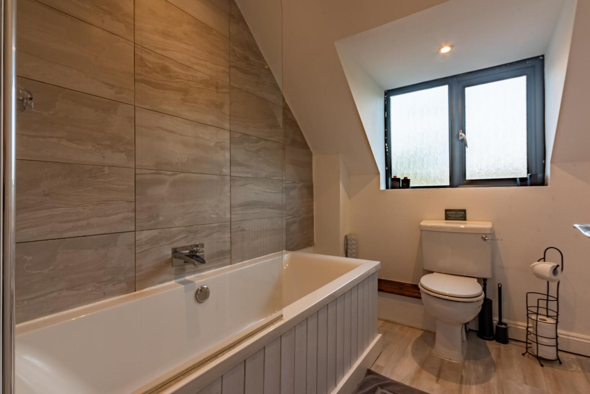 Cotswold Holiday Let With Hot Tub - The Old Garage Chipping Norton Bagian luar foto